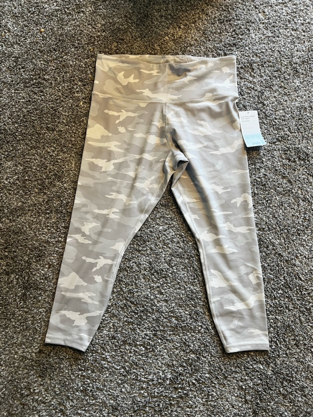 Athleta Elation 7/8 Camo Tight size 1x
